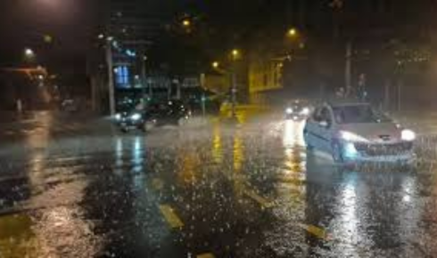 Monsoon Driving Tips India me (Safety Guide)